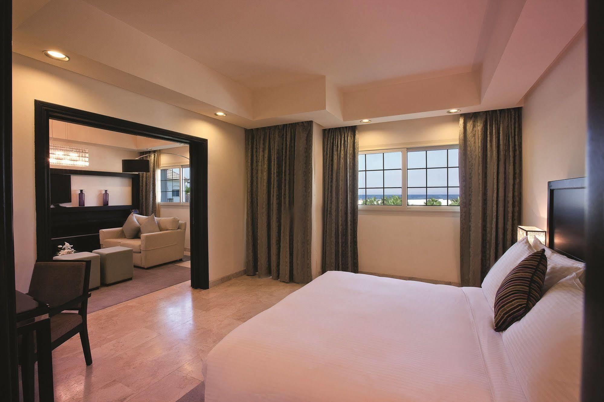 โมเวนพิก อัล โคบาร์ บีช Hotel อัลโคห์บาร์ ภายนอก รูปภาพ